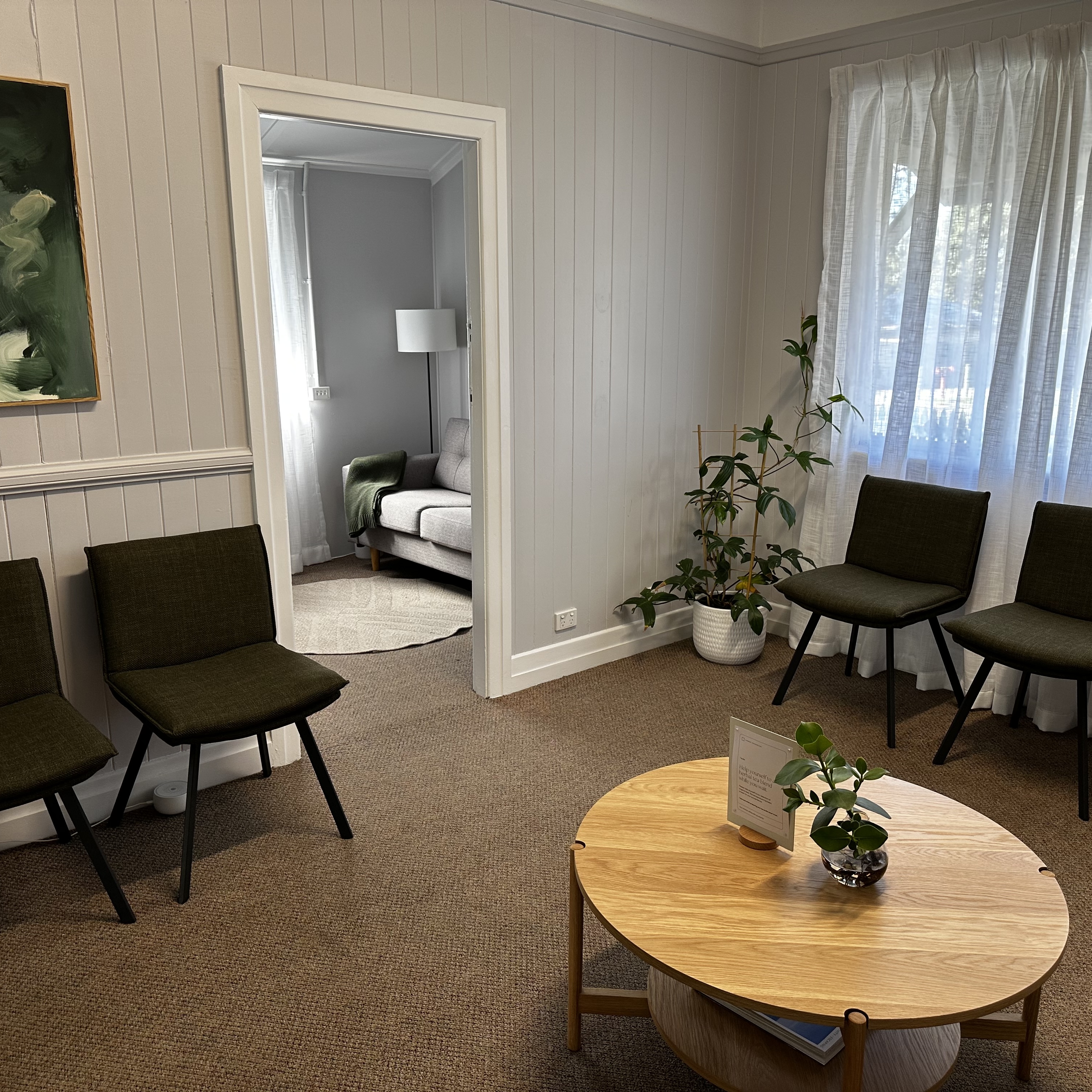 Waiting room at Stephanie Yavion Psychology